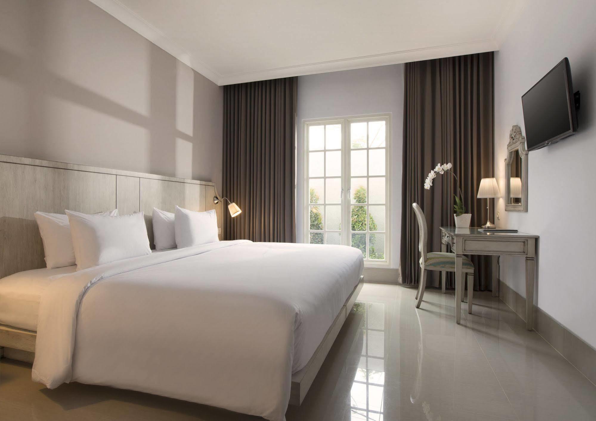 Hotel Santika Seminyak Exterior foto